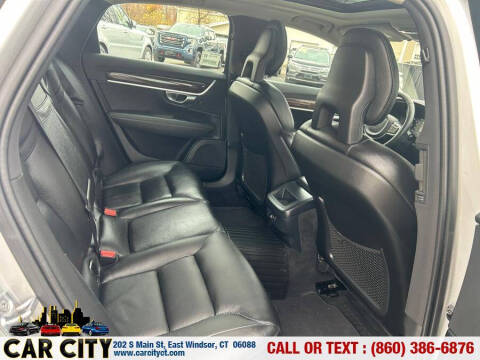 2017 Volvo S90 T6 Momentum