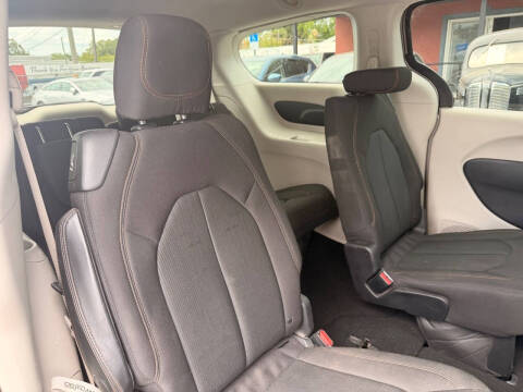 2017 Chrysler Pacifica Touring