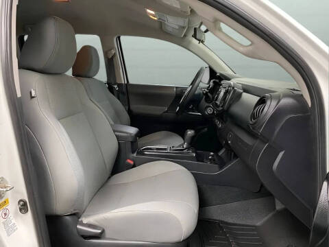 2017 Toyota Tacoma SR V6