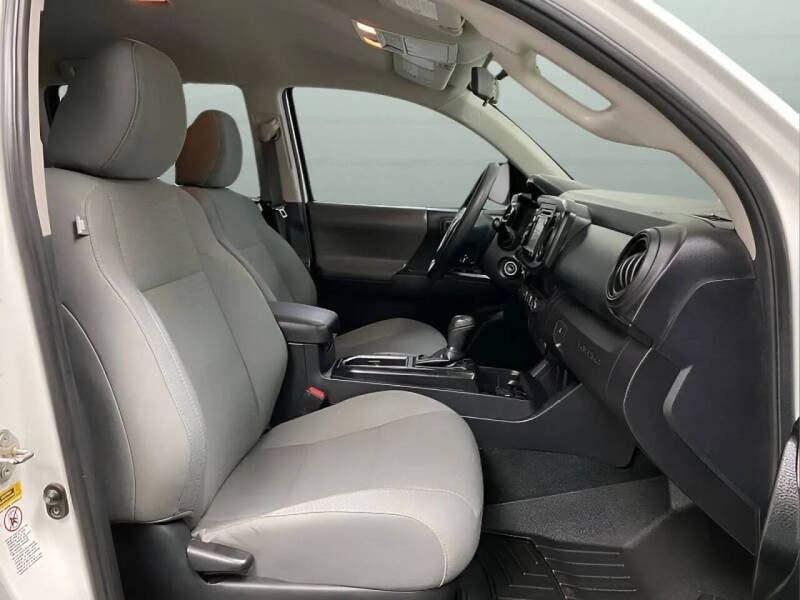 2017 Toyota Tacoma SR V6
