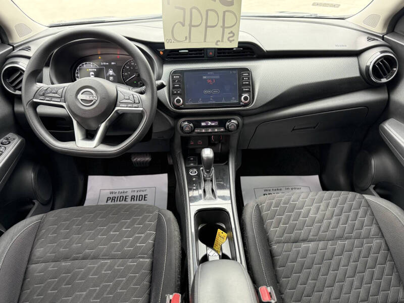 2022 Nissan Kicks SV