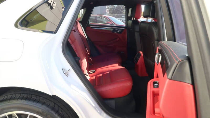 2018 Porsche Macan S