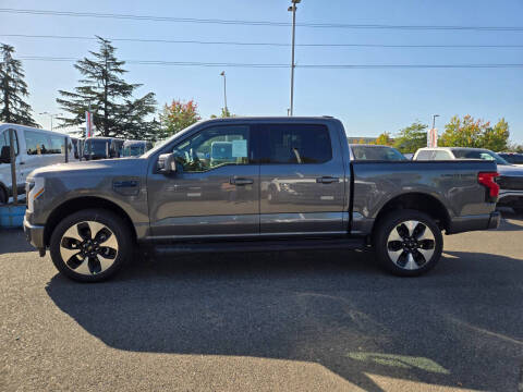 2025 Ford F-150 Lightning Platinum