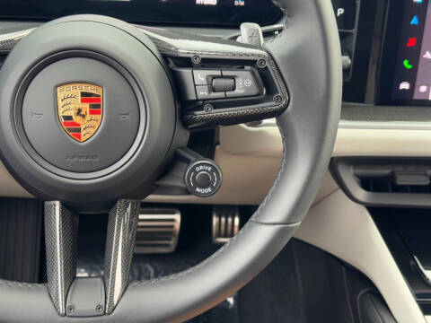 2024 Porsche Cayenne Turbo E-Hybrid Coupe