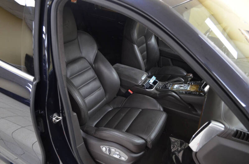 2016 Porsche Cayenne GTS