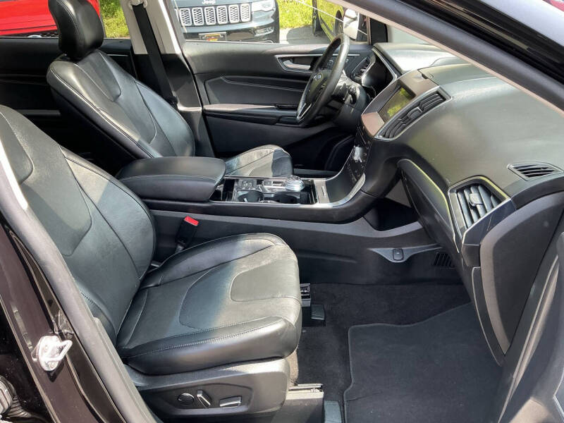 2019 Ford Edge Titanium