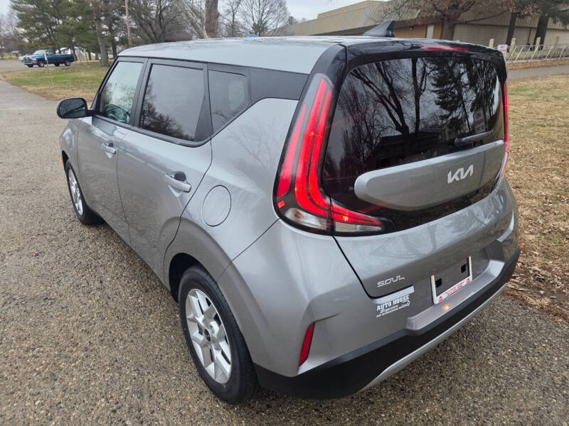 2024 Kia Soul LX
