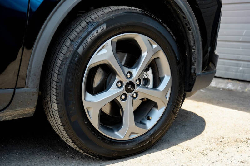 2025 Ford Escape ST-Line Select