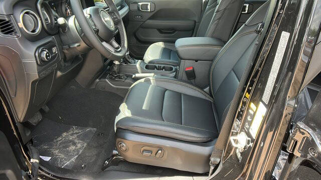 2025 Jeep Gladiator High Tide