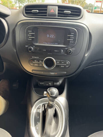 2017 Kia Soul +