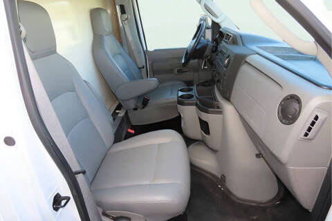 2017 Ford E-Series E-450 SD