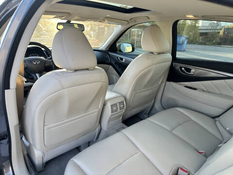 2014 Infiniti Q50 Premium
