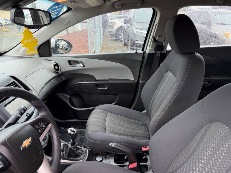 2013 Chevrolet Sonic LT Manual