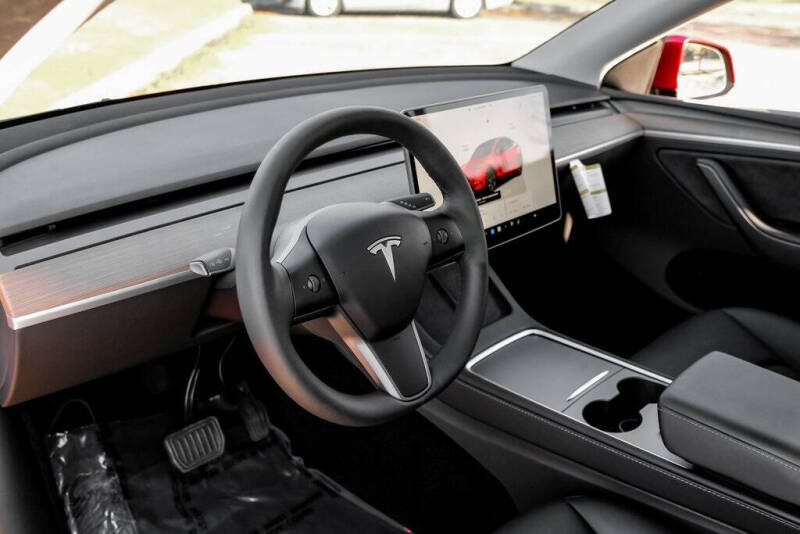 2025 Tesla Model Y Long Range