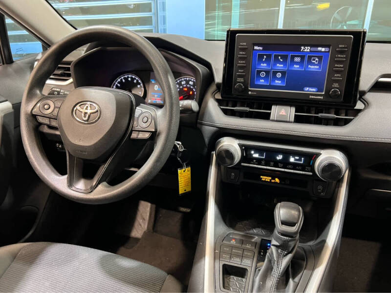 2022 Toyota RAV4 LE