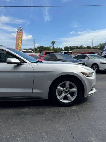 2017 Ford Mustang V6