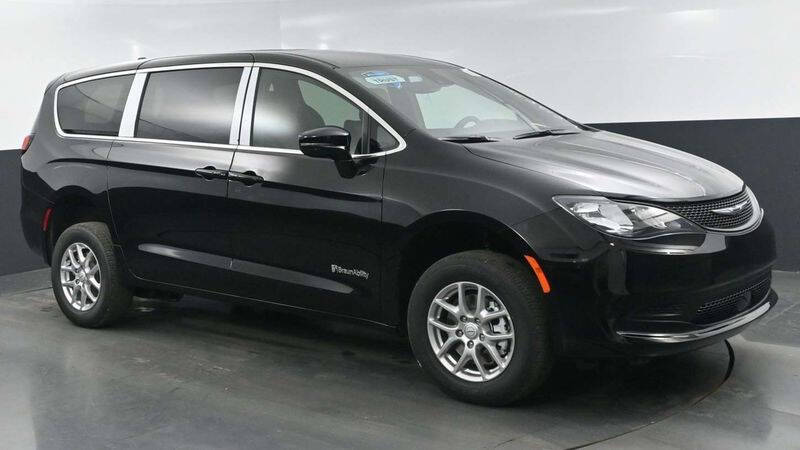 2025 Chrysler Voyager LX
