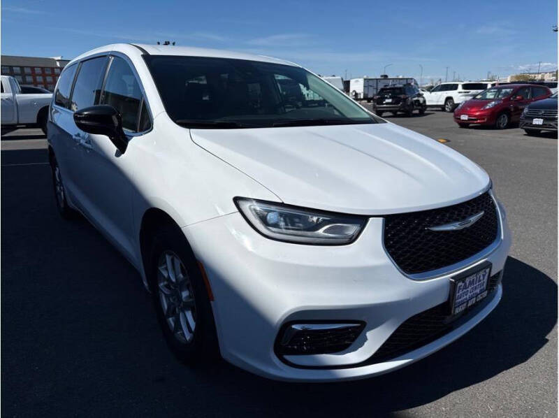 2024 Chrysler Pacifica Touring L