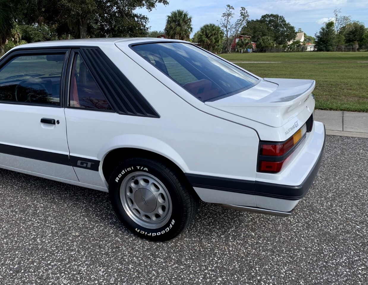 1986 Ford Mustang 26