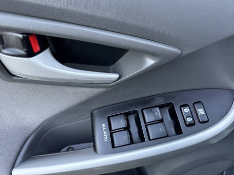 2011 Toyota Prius Two