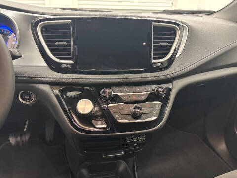 2022 Chrysler Pacifica Touring