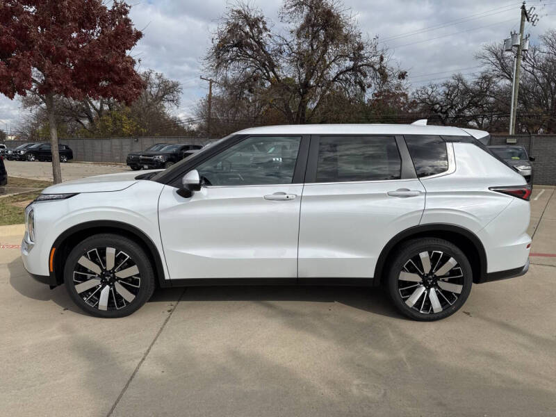 2026 Mitsubishi Outlander SE