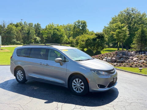 2017 Chrysler Pacifica Touring-L