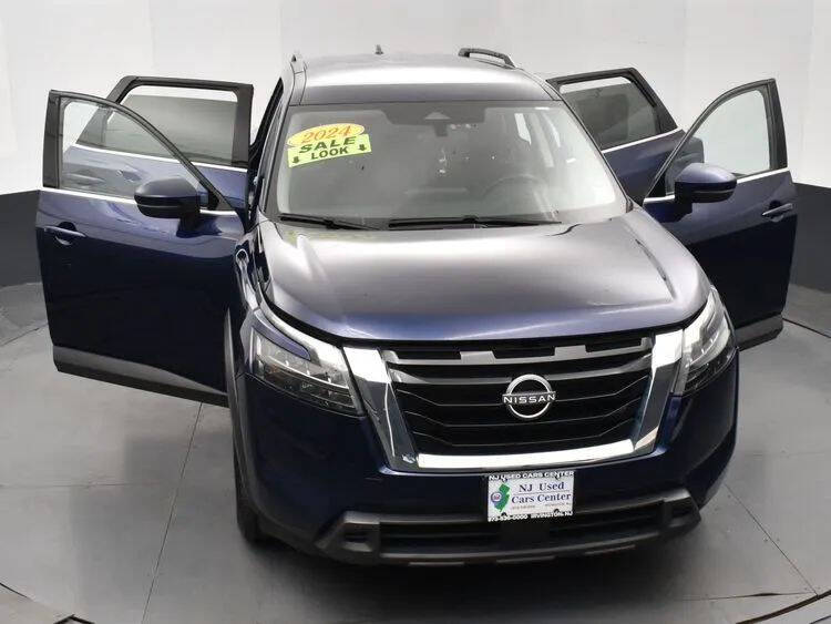 2024 Nissan Pathfinder SV