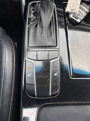 2017 Kia Cadenza Premium