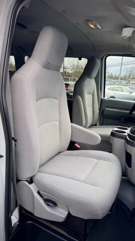 2013 Ford E-Series E-350 SD XLT