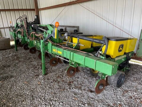2003 John Deere 630
