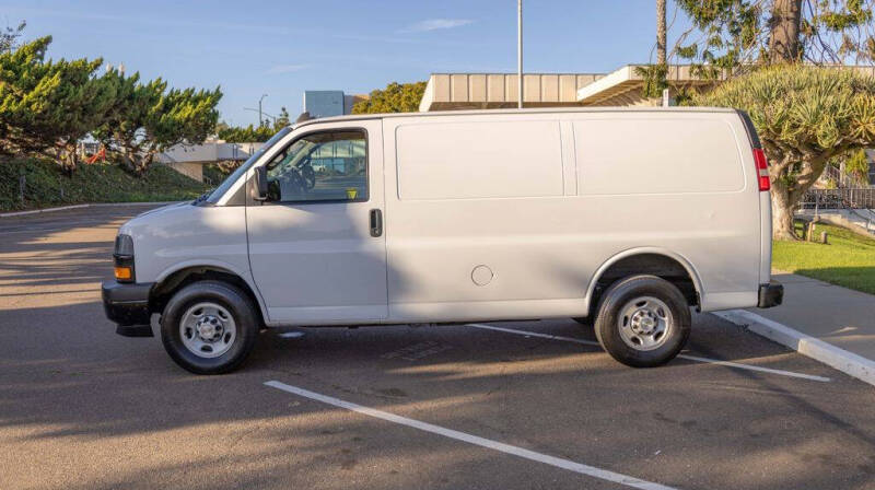 2023 Chevrolet Express 2500