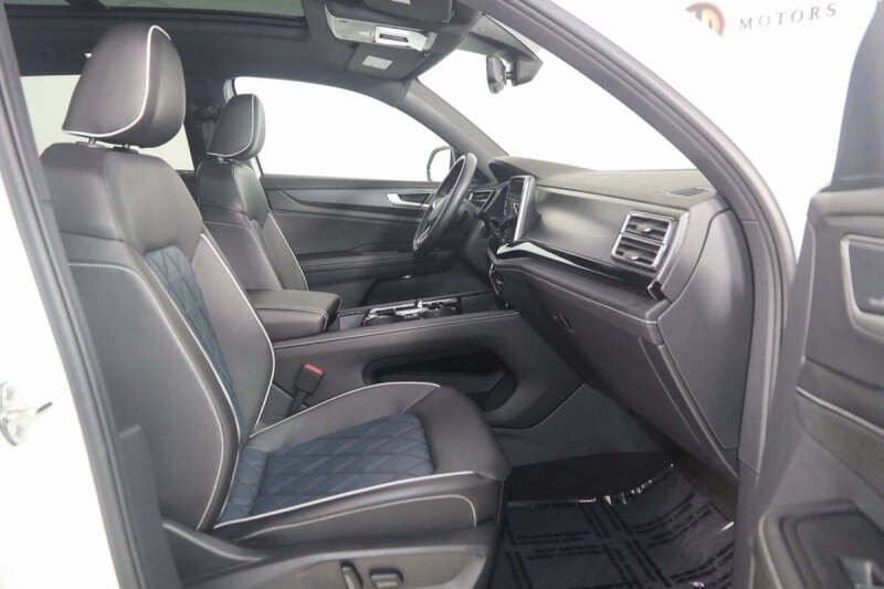 2024 Volkswagen Atlas Cross Sport SEL Premium R-Line 4Motion