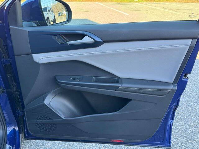 2024 Volkswagen Taos SE 4Motion