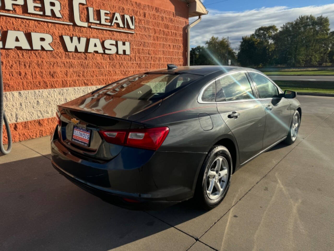 2017 Chevrolet Malibu for sale at Illinois Auto Wholesalers in Tolono, IL