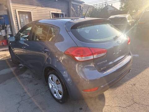 2016 Kia Forte5 LX