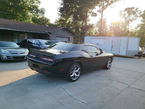 2015 Dodge Challenger SXT Plus