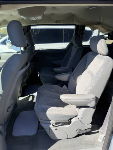 2005 Dodge Caravan SXT