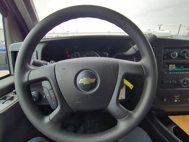2025 Chevrolet Express 2500