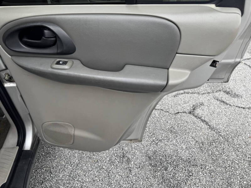 2004 Chevrolet TrailBlazer LS