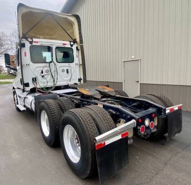 2020 Freightliner Cascadia