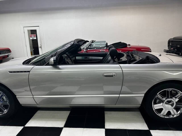2004 Ford Thunderbird Deluxe