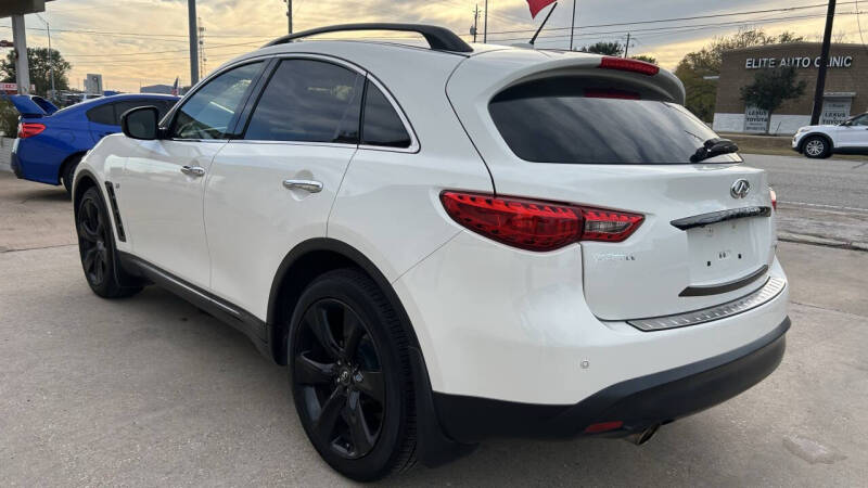 2016 Infiniti QX70