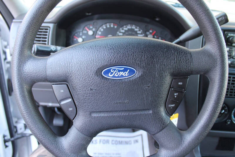 2003 Ford Explorer XLS