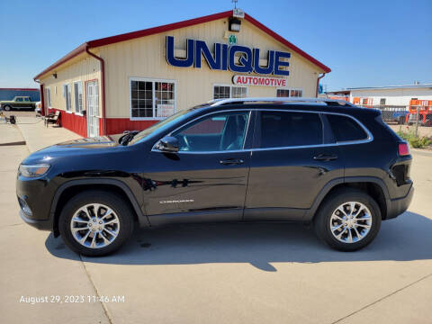 2019 Jeep Cherokee for sale at UNIQUE AUTOMOTIVE "BE UNIQUE" in Garden City KS