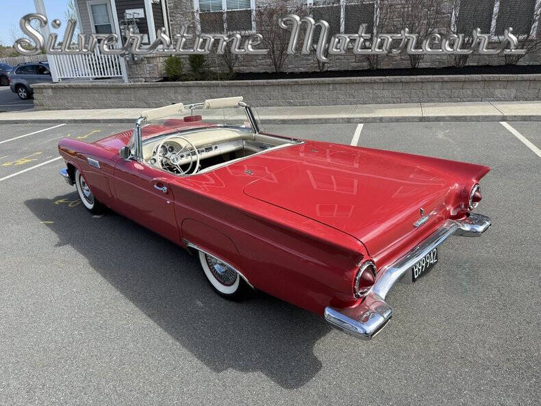 1957 Ford Thunderbird