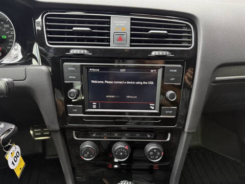 2018 Volkswagen Golf GTI SE