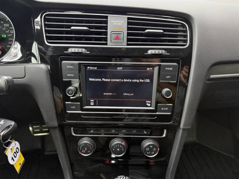 2018 Volkswagen Golf GTI SE