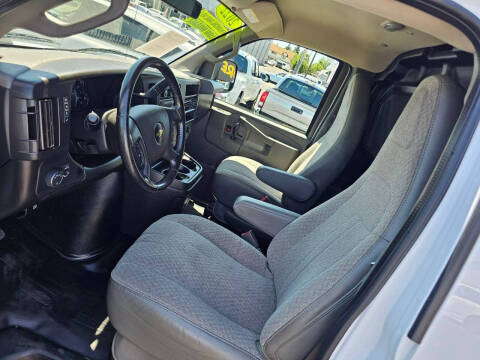 2022 Chevrolet Express 3500