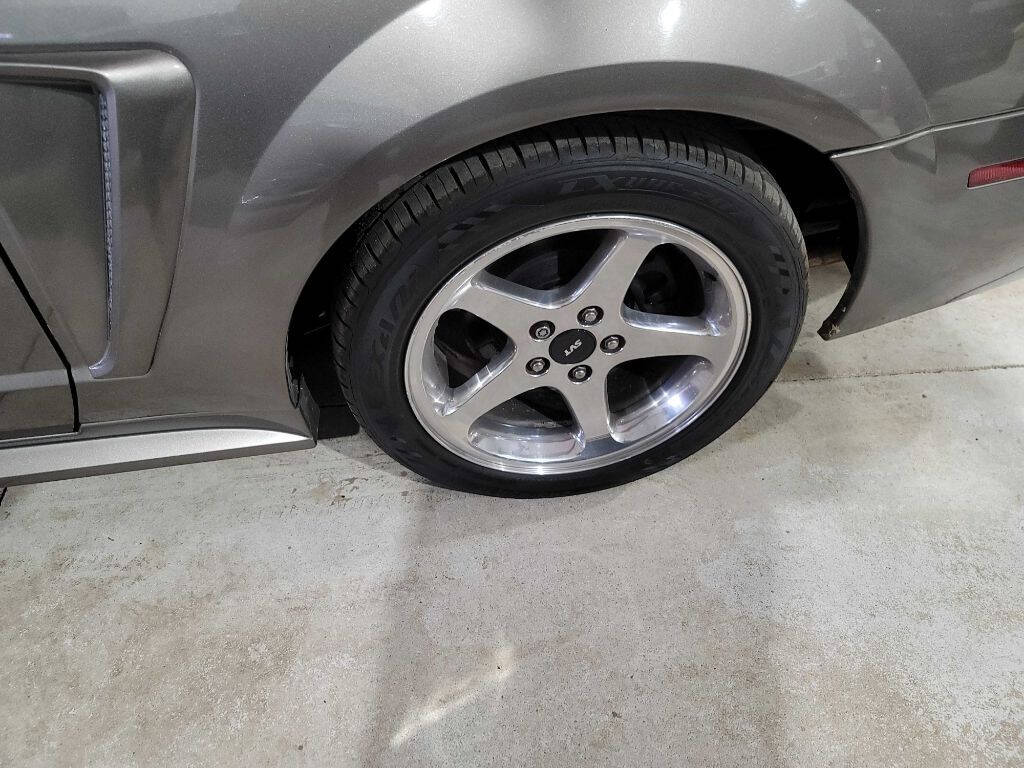 2001 Ford Mustang SVT Cobra 16